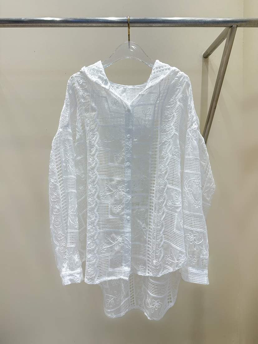 81 MARKET-L韓國代購㊣女裝新品職業人氣襯衫蕾絲衫兜帽蕾絲81 MARKET-L襯衫/蕾絲衫