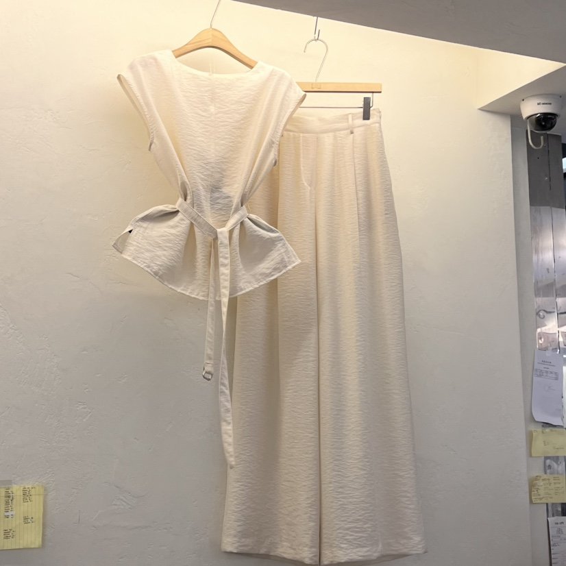 W AND J韓國代購㊣女裝新品人氣熱賣休閑推薦職業套裝含腰帶W AND J套裝
