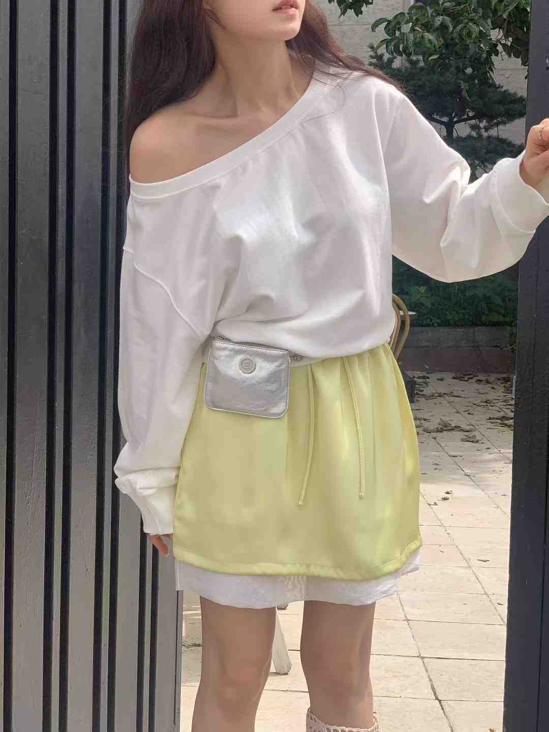 UNCOVER CUBE韓國代購㊣女裝新款職業25春夏人氣時尚熱賣衛衣LALAGIRL衛衣