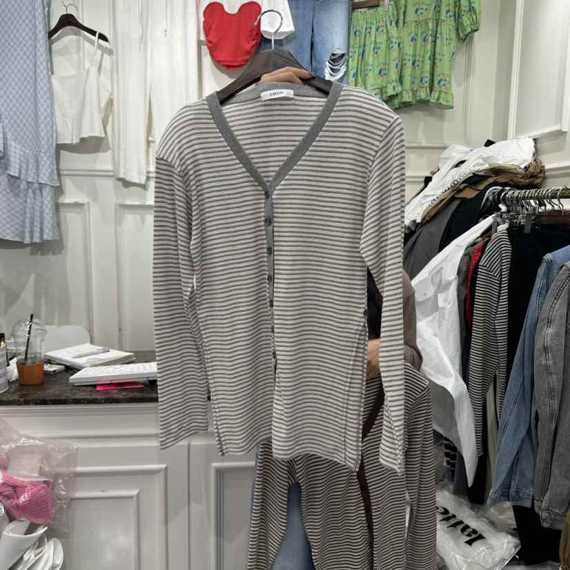 J.RITZY韓國直郵㊣女裝新品真品25秋夏熱賣職業推薦長袖T恤J.RITZY長袖T恤