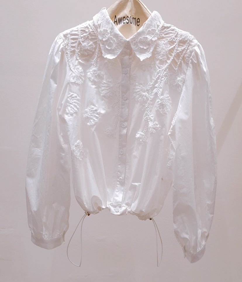 AWESOME-P韓國直郵㊣女裝新品25秋冬真品推薦襯衫蕾絲衫花朵AWESOME-P襯衫/蕾絲衫