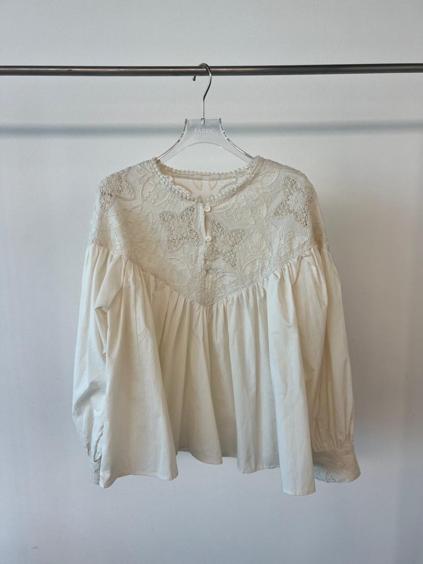 FABRIC韓國代購㊣女士新品真品熱賣推薦襯衫蕾絲衫復古蕾絲FABRIC襯衫/蕾絲衫