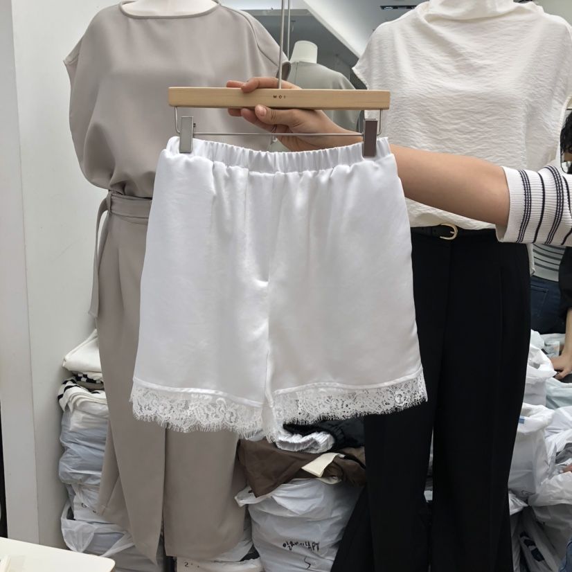 MOI-A東大門㊣代購女裝新品人氣真品推薦熱賣時尚短褲蕾絲MOI-A短褲