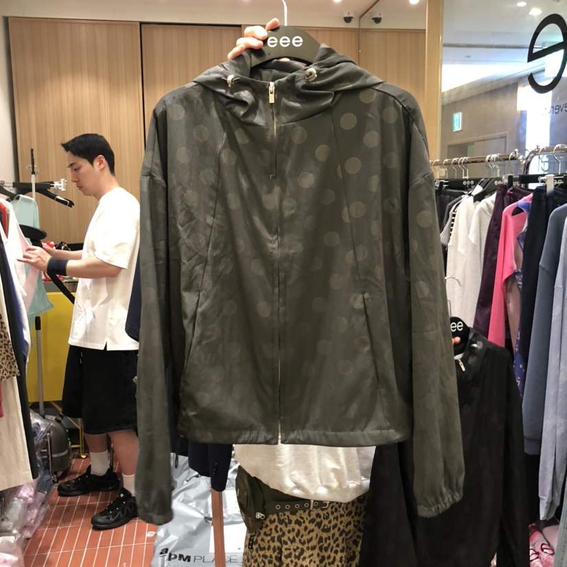 E/E/E韓國代購㊣女裝新品推薦時尚熱賣職業真品夾克連帽衫E/E/E夾克