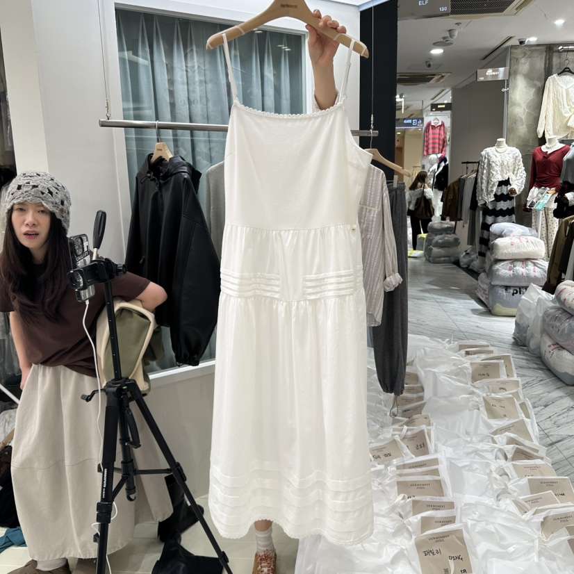 OURMOMENT東大門㊣實拍女士新款真品推薦時尚25秋冬人氣連衣裙OURMOMENT連衣裙