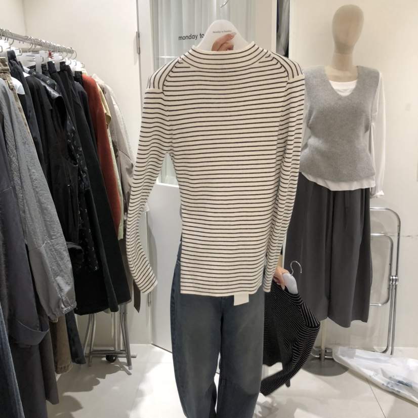 MONDAY TO SUNDAY東大門㊣實拍女士新品人氣真品時尚長袖T恤MONDAY TO SUNDAY長袖T恤
