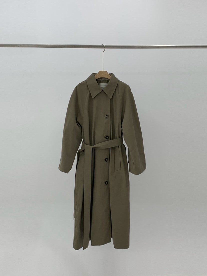 ANDYOUBROWN東大門㊣代購女裝新品職業推薦熱賣長款風衣含腰帶ANDYOUBROWN長款風衣