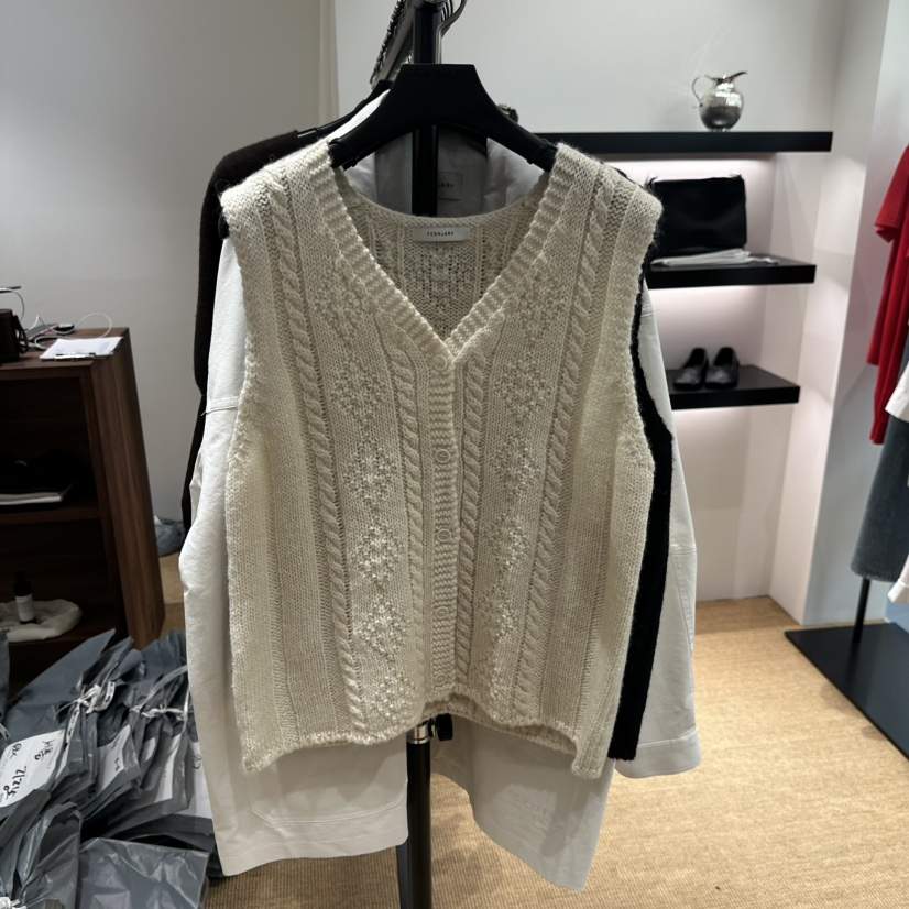 FEBRUARY 11東大門㊣直郵女士新品時尚熱賣人氣吊帶背心羊毛FEBRUARY 11吊帶/背心