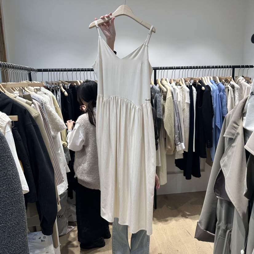 OVERTAKE韓國直郵㊣女裝新品推薦時尚25秋冬人氣連衣裙刺繡OVERTAKE連衣裙