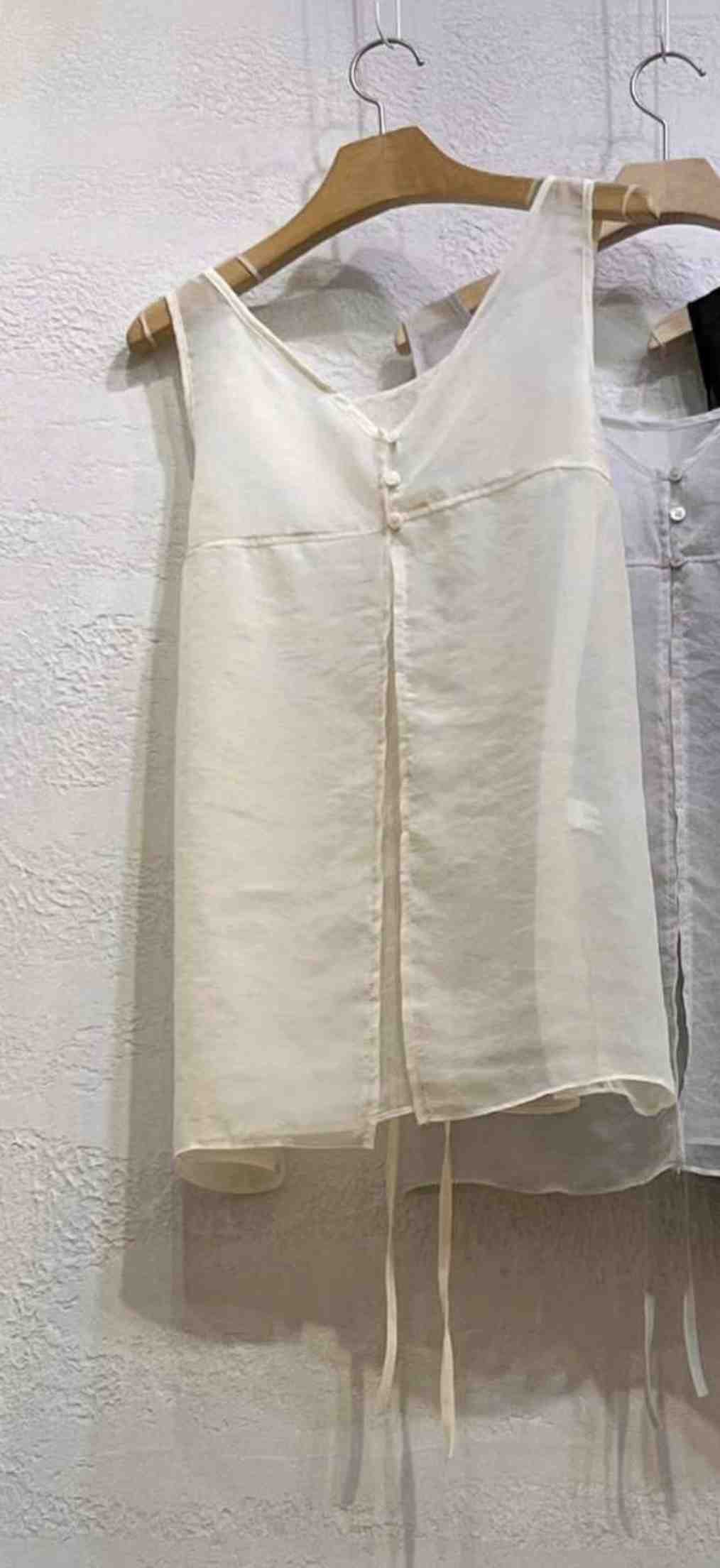J ME東大門㊣實拍女裝新品人氣真品推薦職業熱賣休閑吊帶背心J ME吊帶/背心