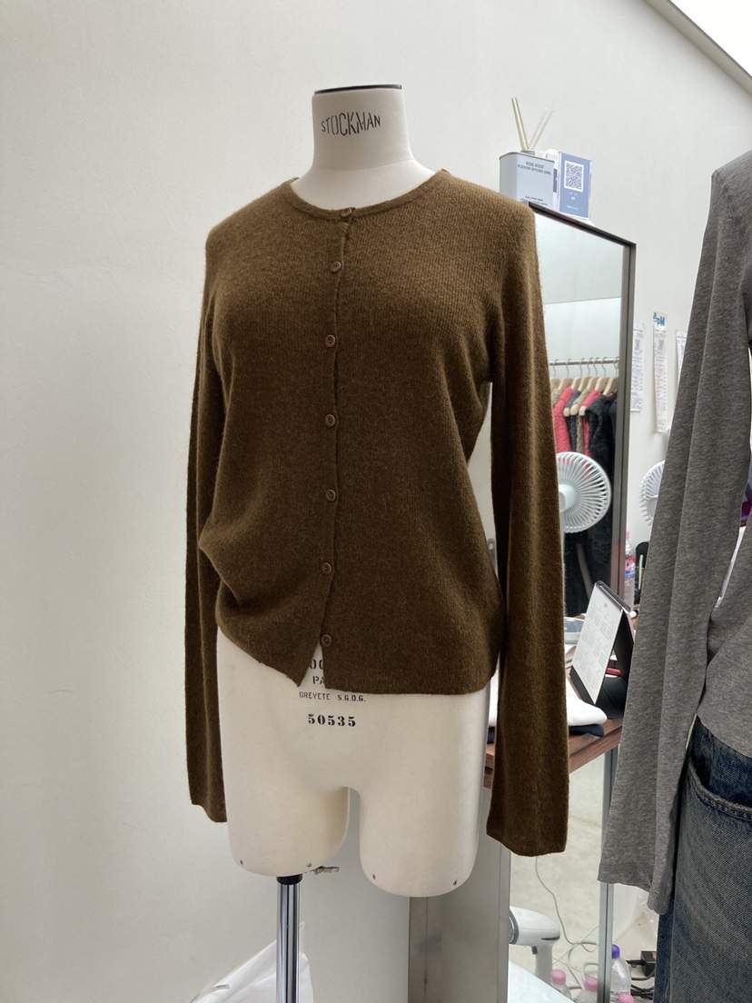 CURVY韓國直郵㊣女裝新款推薦人氣時尚職業針織衫開襟衫羊駝CURVY針織衫