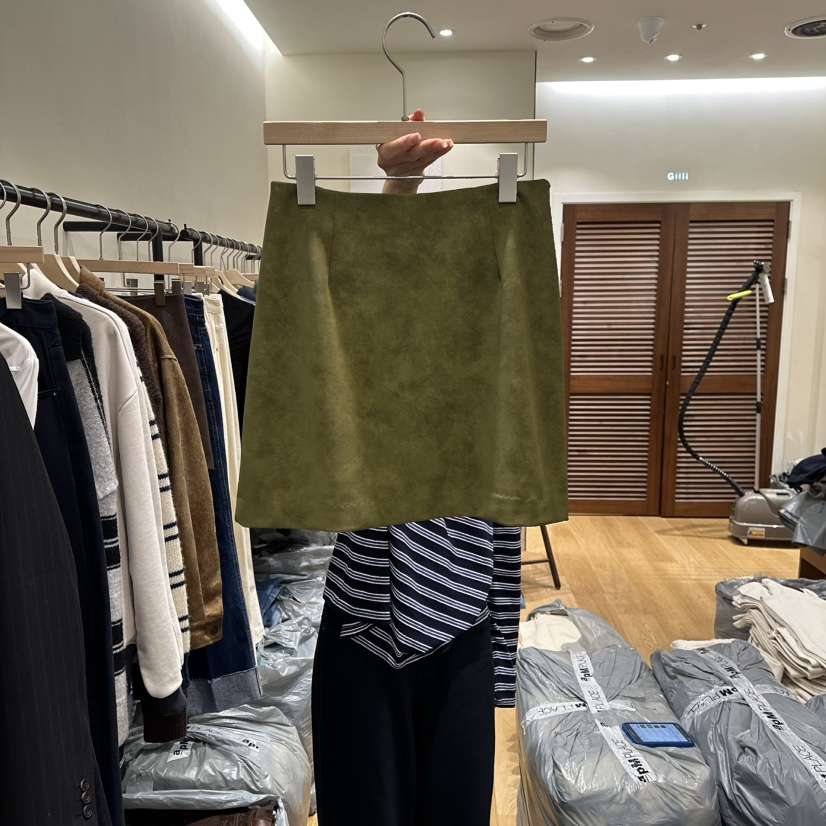 GILLI東大門㊣直郵女裝新款人氣時尚熱賣真品職業短裙天鵝絨GILLI短裙
