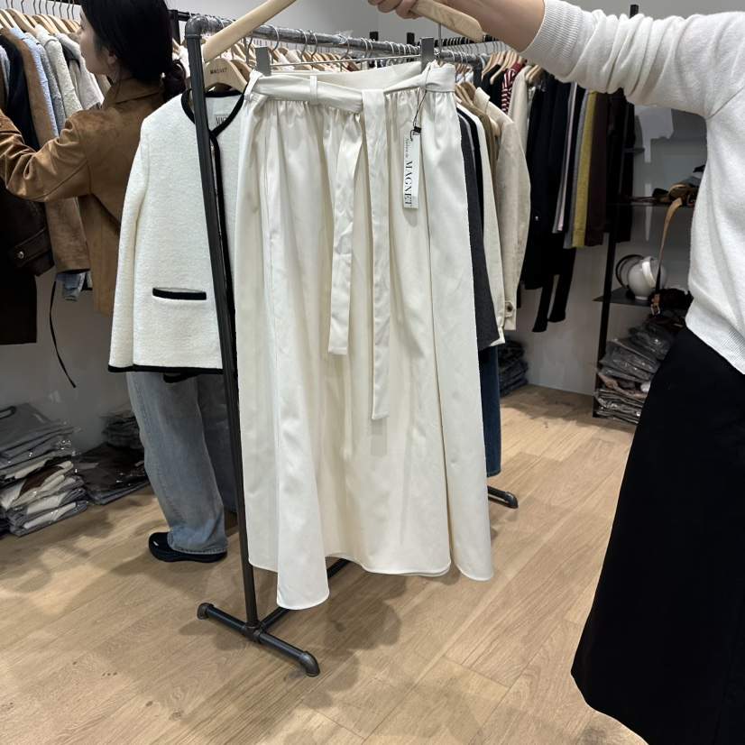 M.G.N韓國代購㊣女士新品人氣職業25秋冬休閑長裙荷葉邊柔軟MAGNET長裙