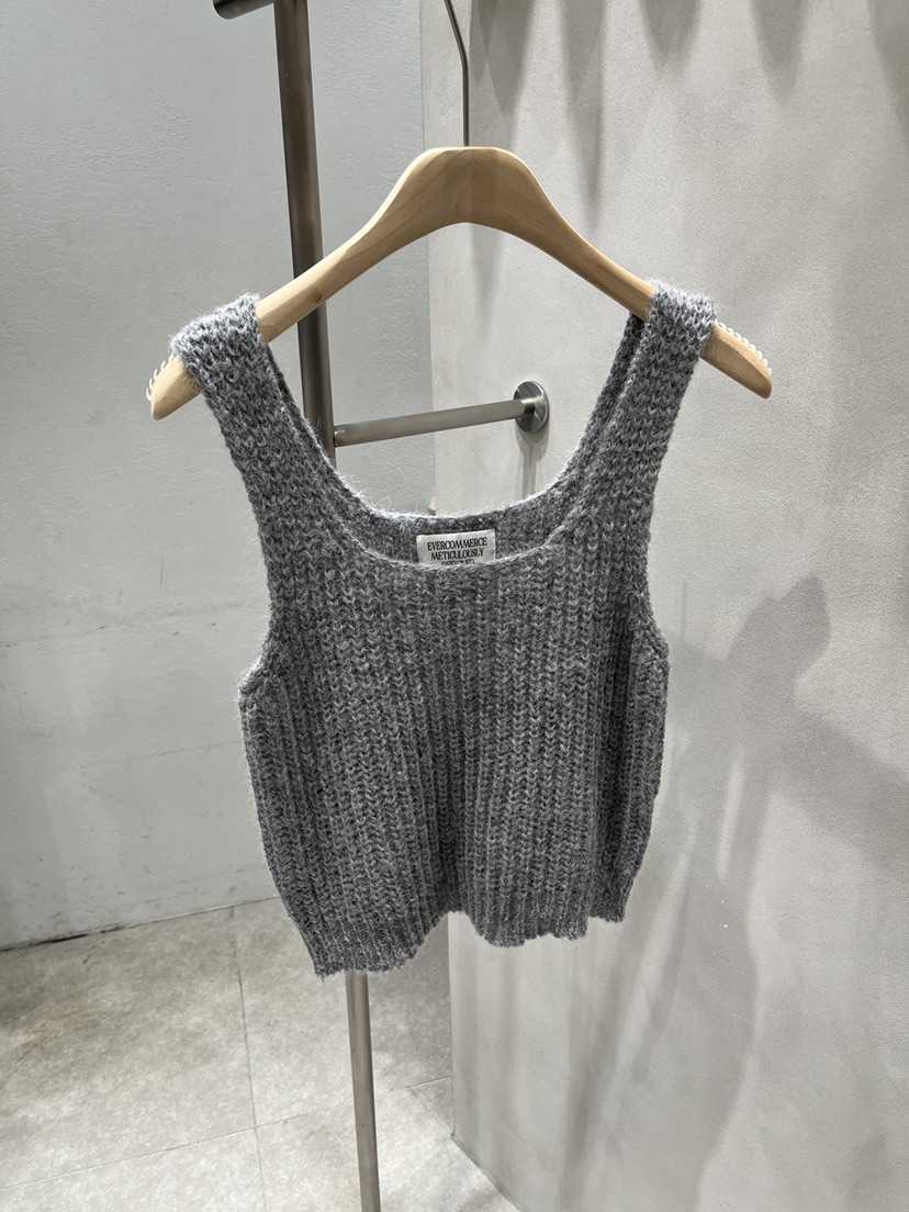 EVERCOMMERCE METICULOUSLY DESIGNED東大門㊣實拍女裝新款25秋冬吊帶背心羊駝EVERCOMMERCE吊帶/背心