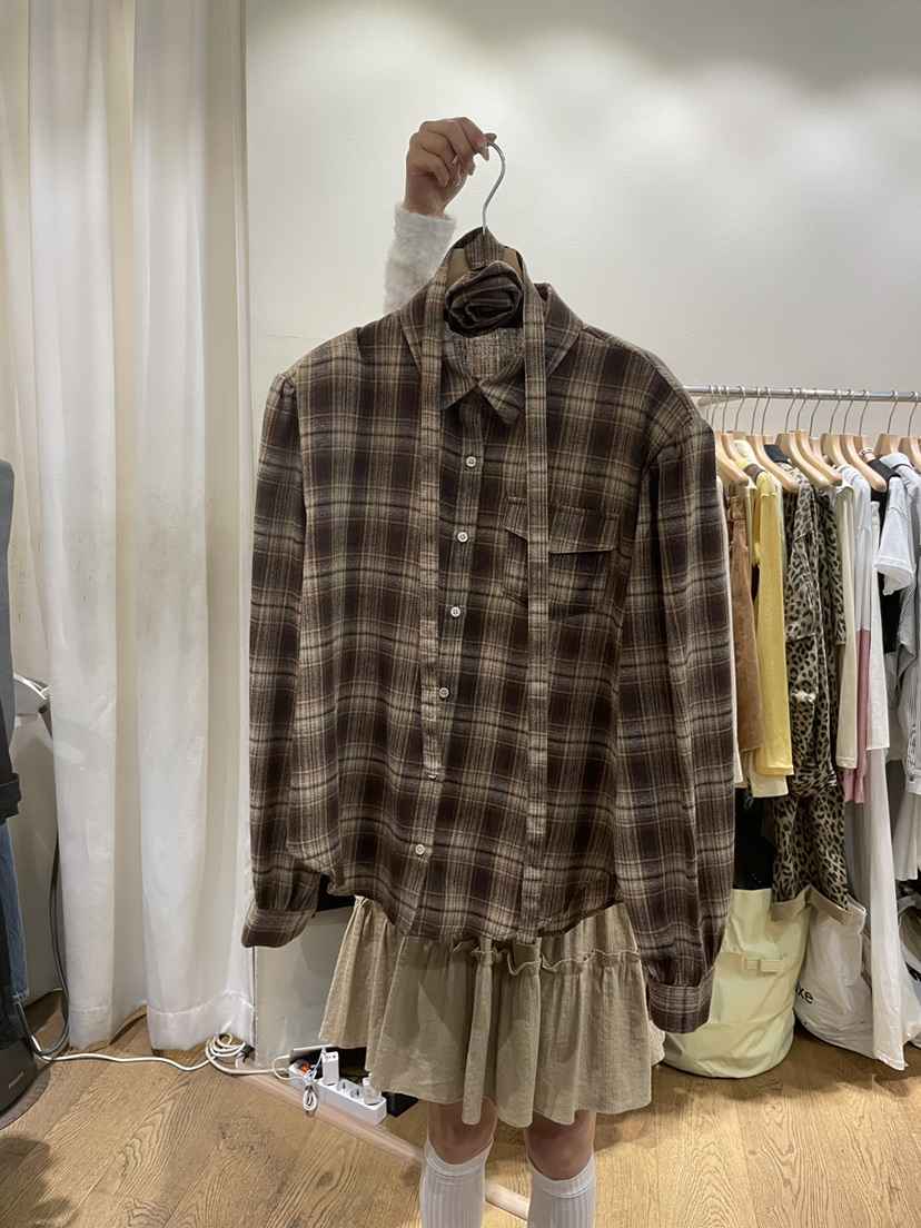 AUVERFIT東大門㊣直郵女士新款真品推薦襯衫蕾絲衫含飾品格紋AUVERFIT襯衫/蕾絲衫