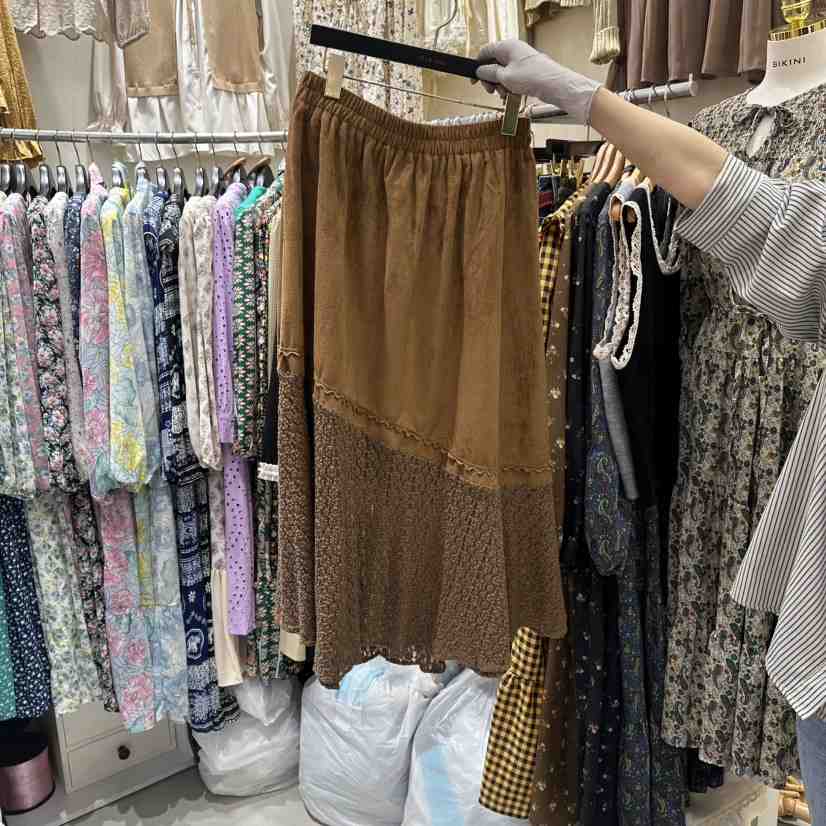 BIKINI韓國代購㊣女裝新品25秋冬時尚人氣熱賣長裙絨面革花朵BIKINI長裙