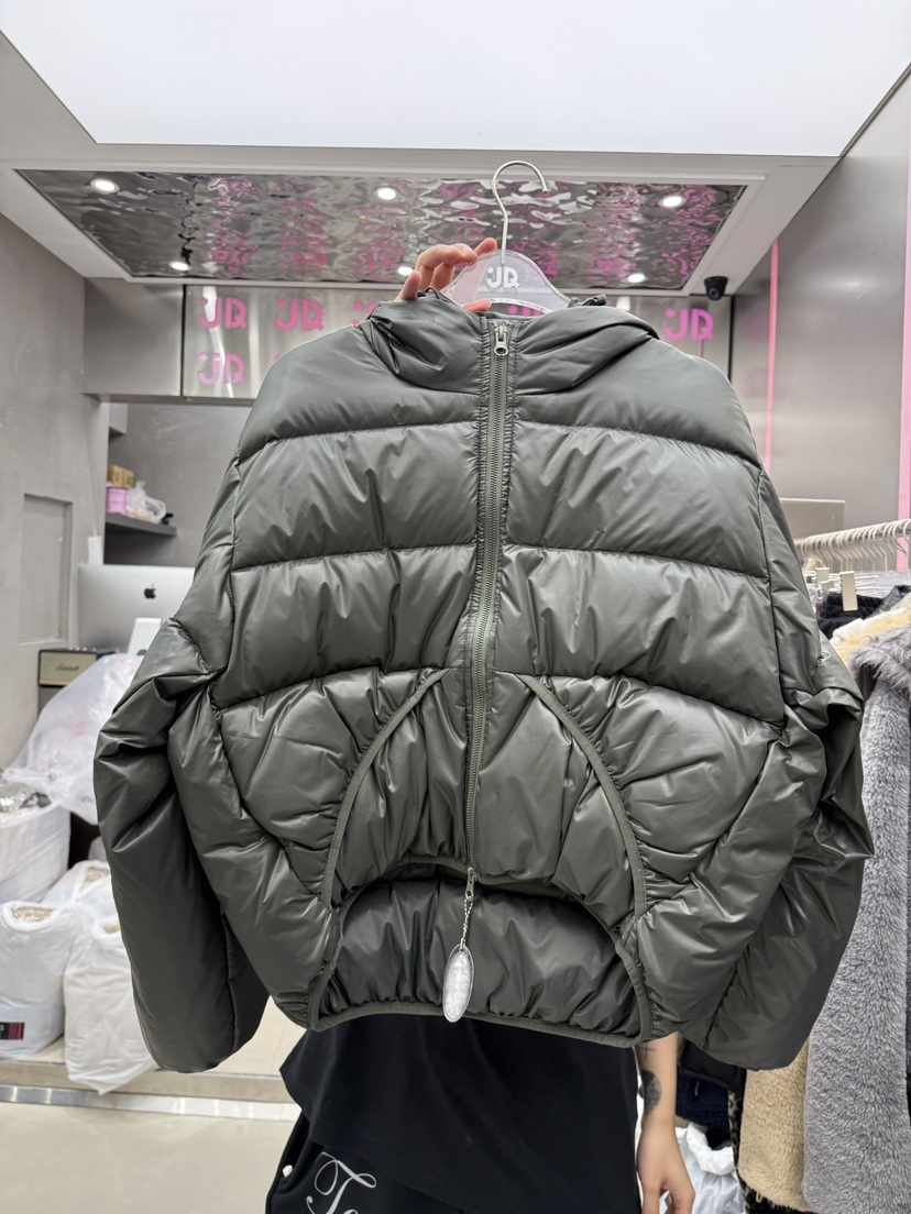 JUDYQUE東大門㊣直郵女裝新品休閑真品推薦熱賣短款羽絨服連帽JUDYQUE短款羽絨服
