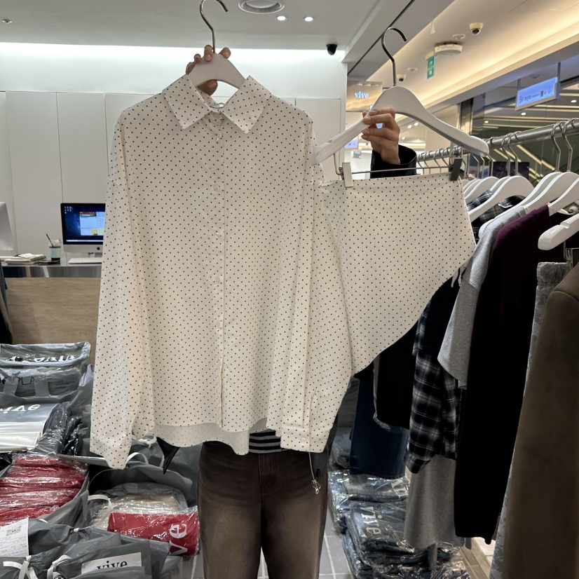 VIVE東大門㊣代購女士新品時尚人氣熱賣職業套裝兩件套圍巾VIVE套裝