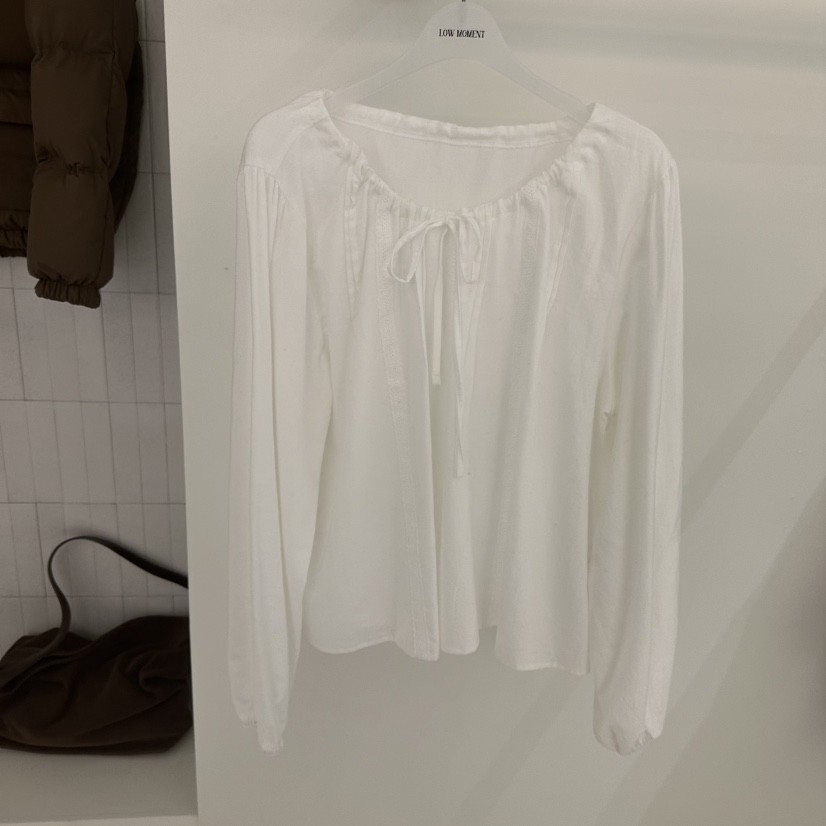LOW MOMENT韓國代購㊣女士新品人氣時尚熱賣真品襯衫蕾絲衫LOW MOMENT襯衫/蕾絲衫