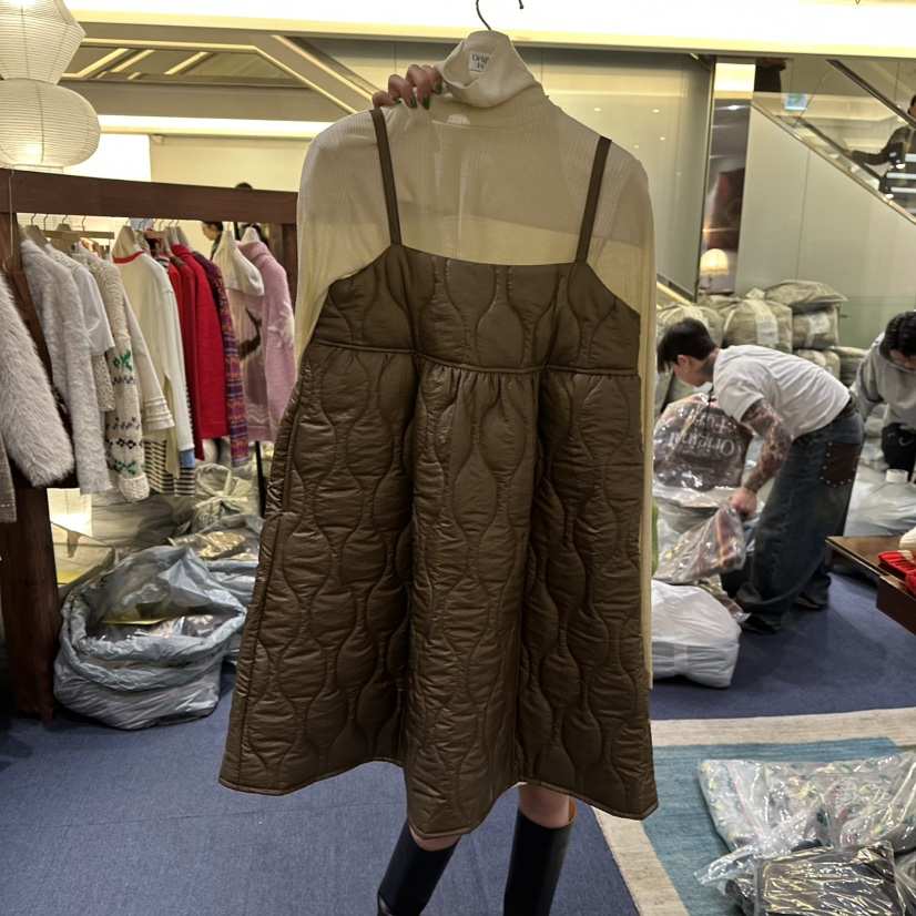 FURE東大門㊣代購女士新品25秋冬熱賣時尚連衣裙不含內搭填充FURE連衣裙