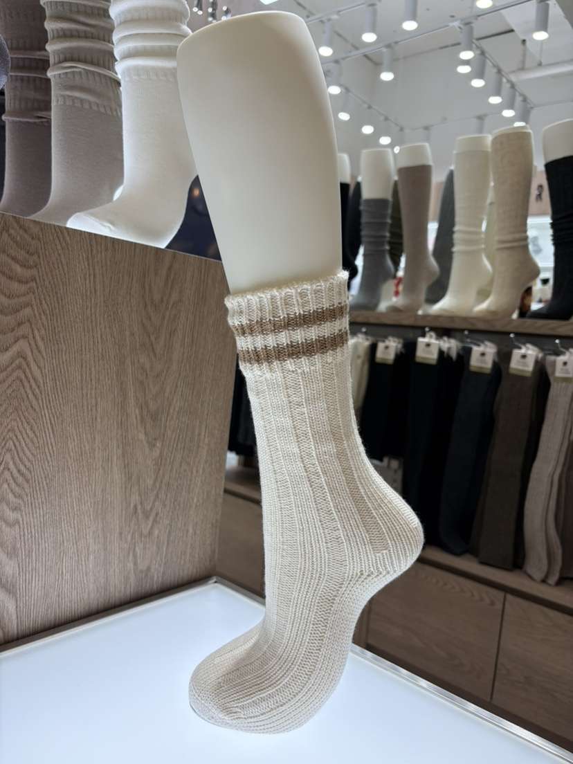 MU:TI韓國直郵㊣女裝新品時尚休閑熱賣真品職業25秋冬人氣襪子MU:TI襪子