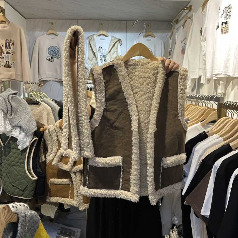 COCO HOLIC韓國代購㊣女裝新品真品休閑馬甲含圍巾羊毛套裝COCO HOLIC馬甲