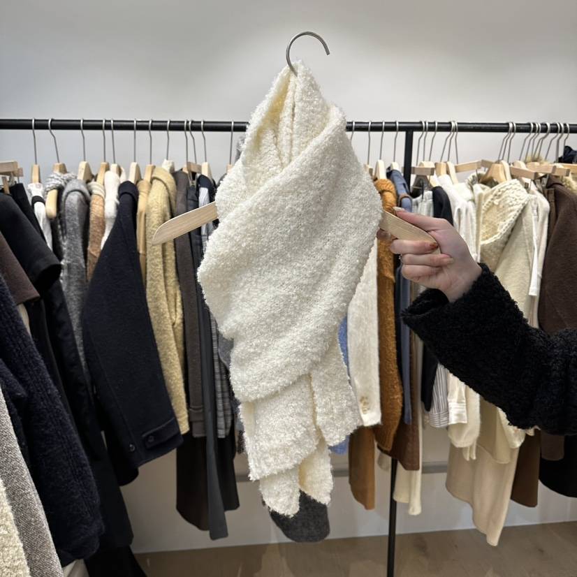 OVERTAKE東大門㊣直郵女裝新品時尚25秋冬圍巾披肩手工刺繡圍巾OVERTAKE圍巾/披肩