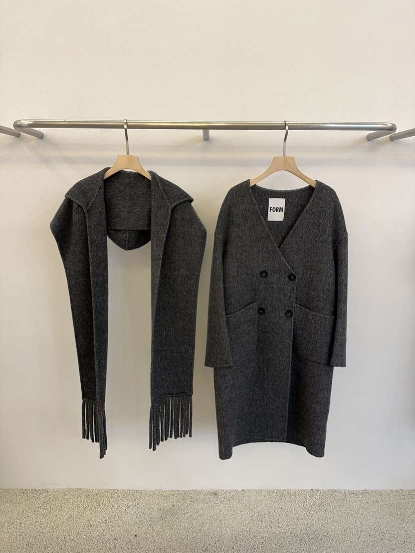 FORM東大門㊣代購女士新品職業人氣25秋冬套裝含圍巾兩件套連帽FORM套裝