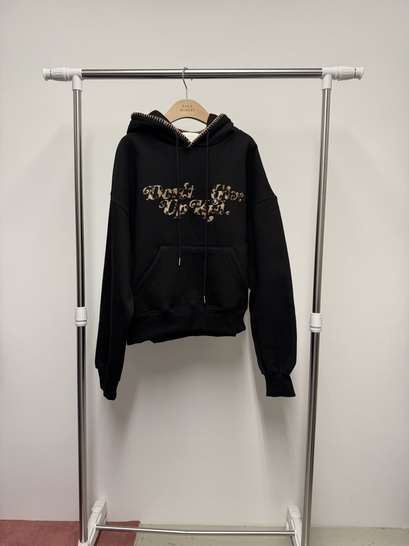 DAILY MOMENT東大門㊣代購女裝新品推薦熱賣休閑衛衣豹紋兜帽DAILY MOMENT衛衣