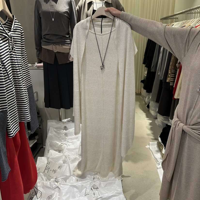 LIL東大門㊣直郵女士新款時尚人氣熱賣連衣裙不含配飾含圍巾LIL連衣裙