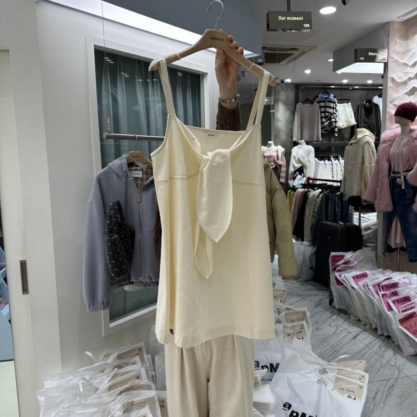 OURMOMENT東大門㊣代購女裝新品人氣時尚25秋冬熱賣推薦連衣裙OURMOMENT連衣裙