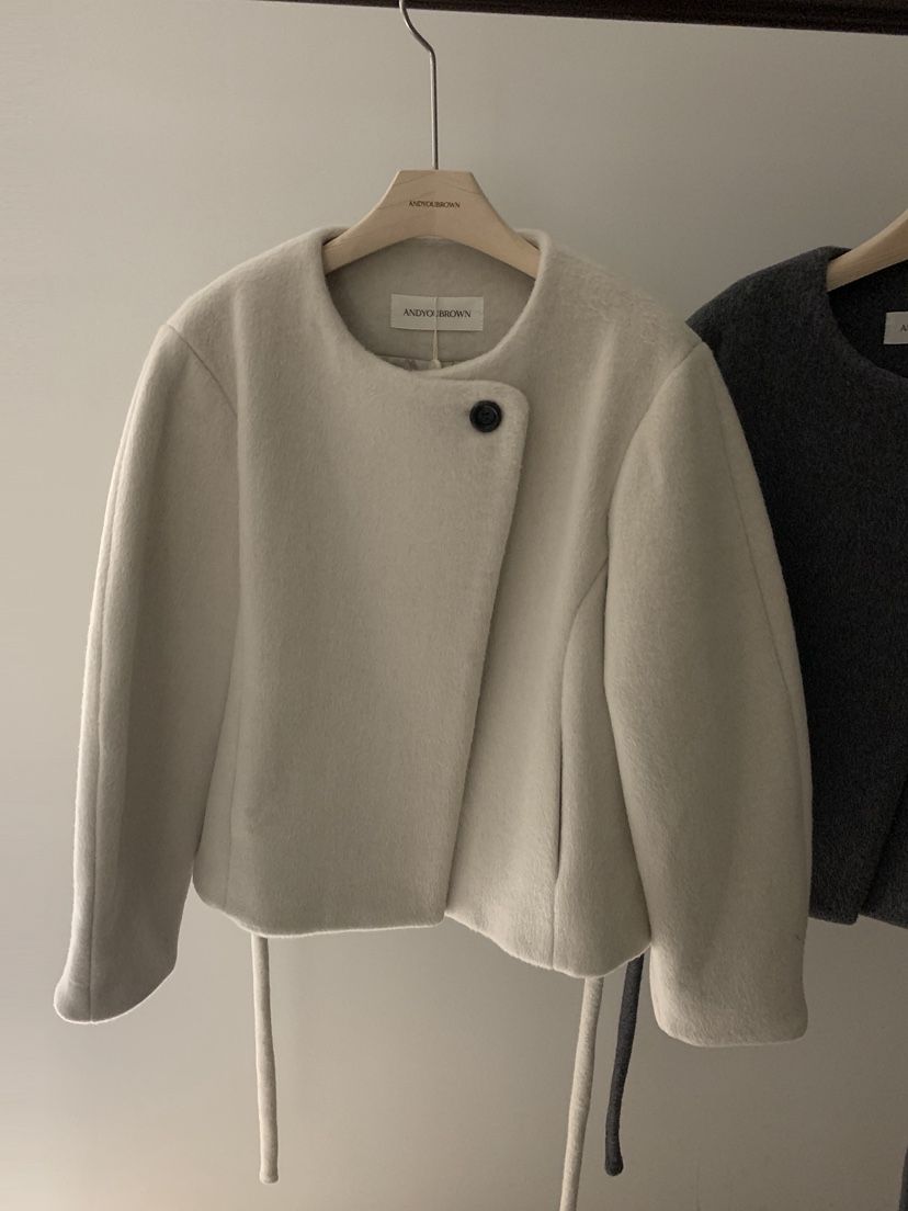ANDYOUBROWN韓國代購㊣女裝新款熱賣時尚25秋冬短款大衣含腰帶ANDYOUBROWN短款大衣