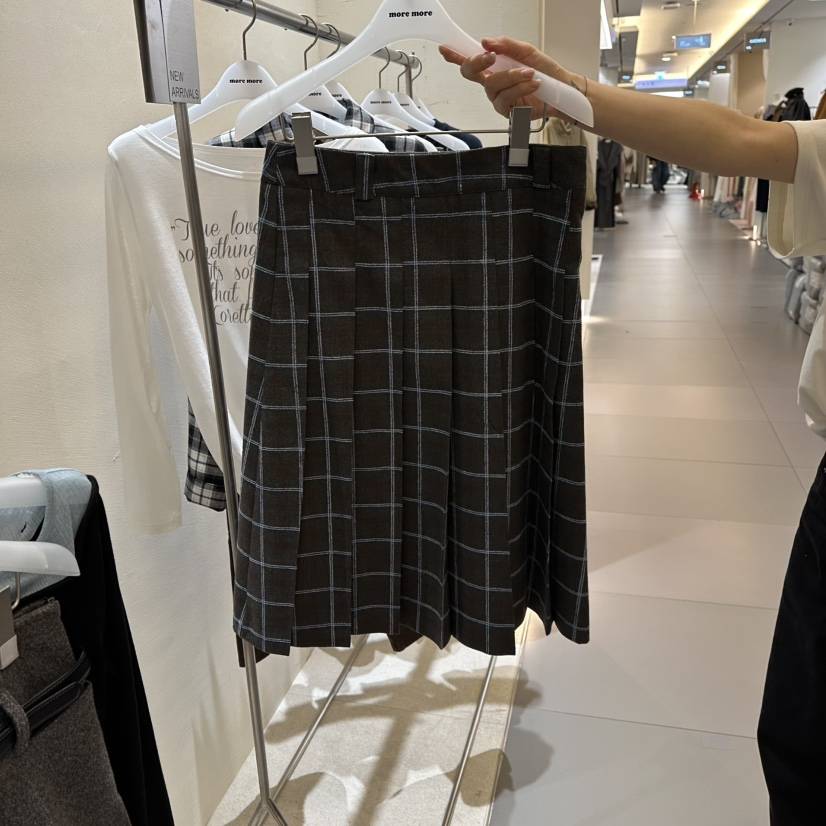 MOREMORE東大門㊣實拍女士新品推薦職業25秋冬半身裙中短裙格紋more more半身裙/中短裙