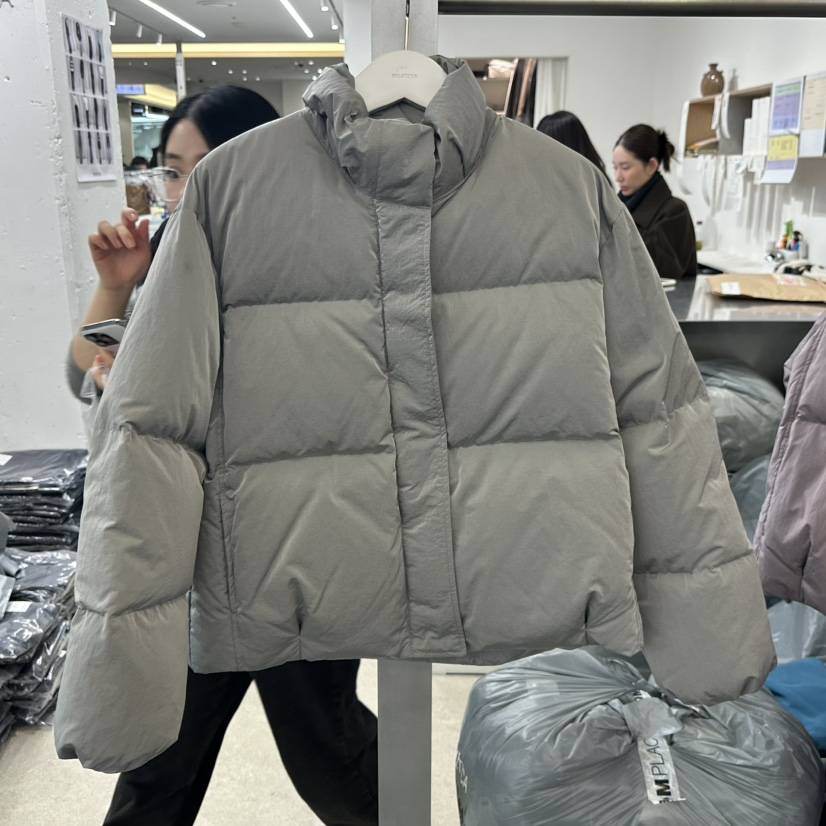 HELVETICA東大門㊣實拍女士新品25秋冬人氣短款羽絨服填充鴨絨HELVETICA短款羽絨服