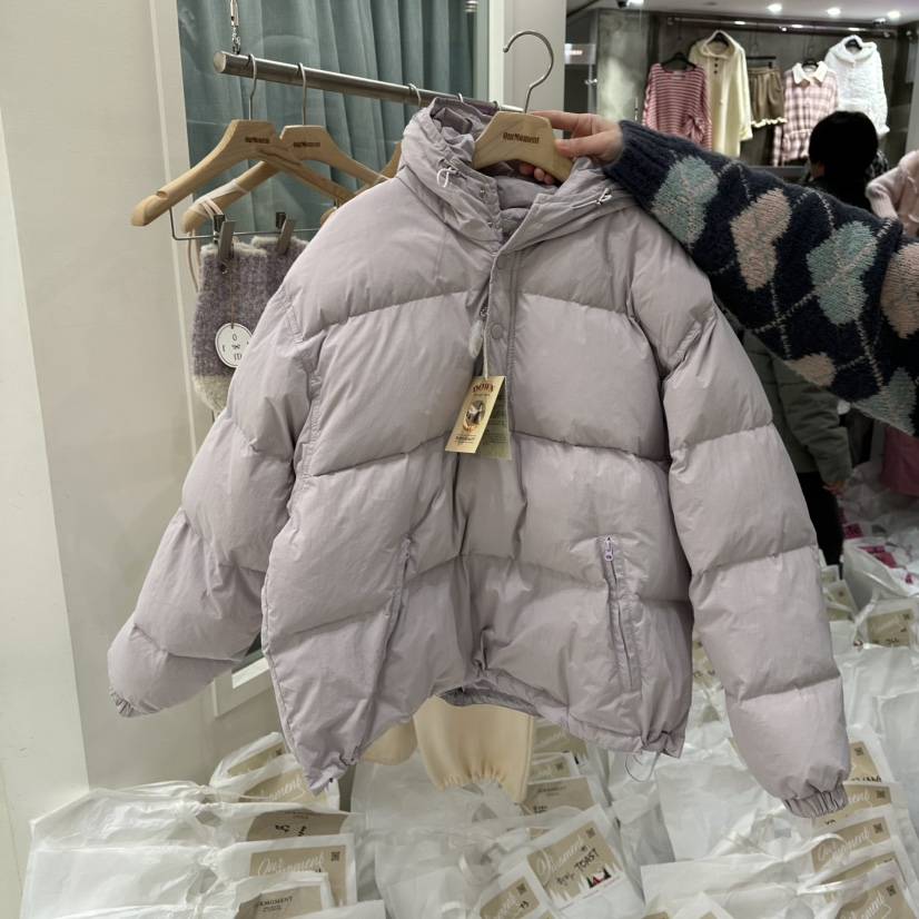 OURMOMENT韓國直郵㊣女士新款推薦人氣熱賣職業真品短款羽絨服OURMOMENT短款羽絨服