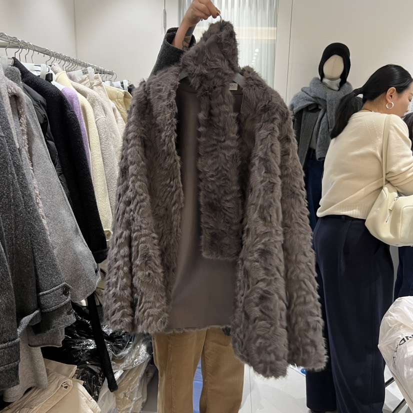 MONDAY TO SUNDAY韓國代購㊣女裝新款休閑短款大衣含圍巾MONDAY TO SUNDAY短款大衣