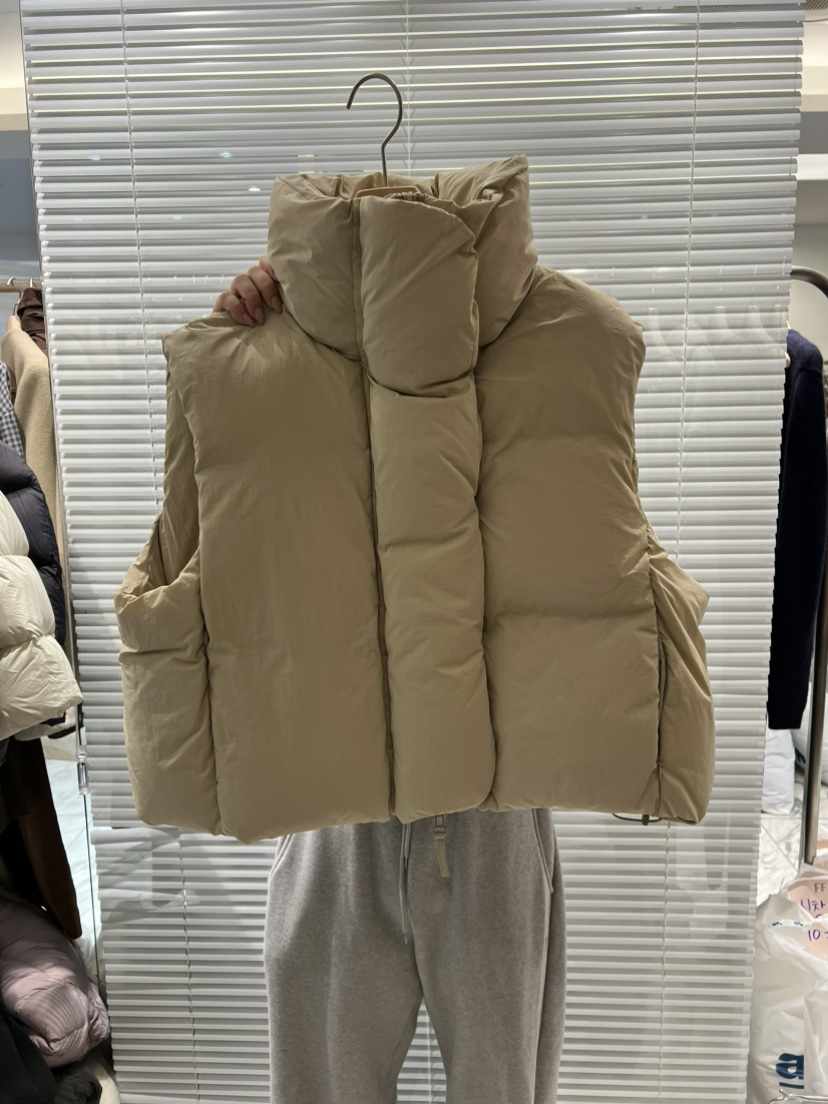 FF東大門㊣直郵女裝新品人氣休閑職業推薦25秋冬熱賣馬甲高領FF/SUNDAY馬甲