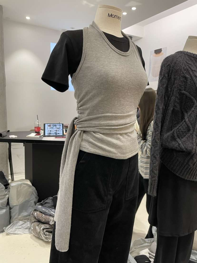 MOMENT東大門㊣直郵女裝新品時尚職業25秋冬真品人氣吊帶背心MOMENT/RECOVER吊帶/背心