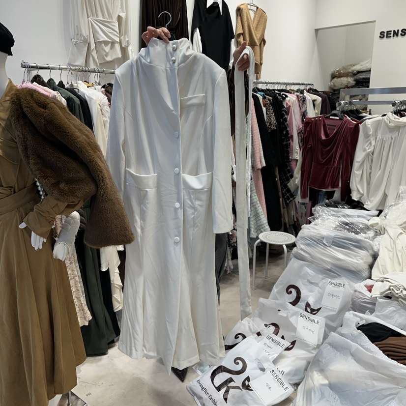 SENSIBLE-S東大門㊣直郵女裝新品推薦長款風衣天鵝絨含腰帶高領SENSIBLE長款風衣