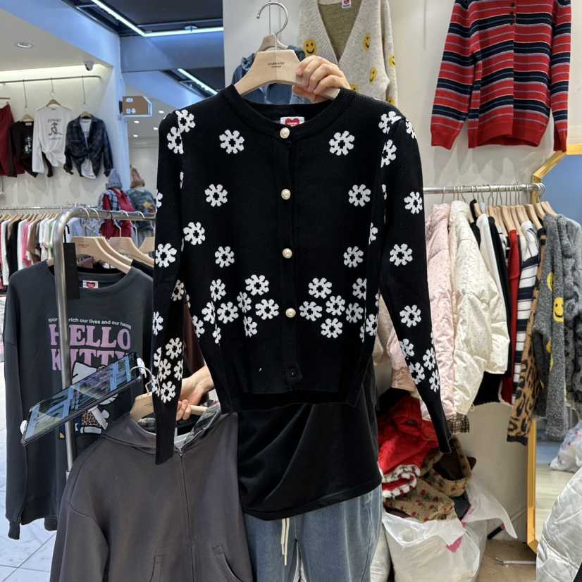 UNDERSTAR_VINTAGE韓國代購㊣女士新品職業針織衫泡泡袖花朵開衫紐扣UNDERSTAR_VINTAGE針織衫