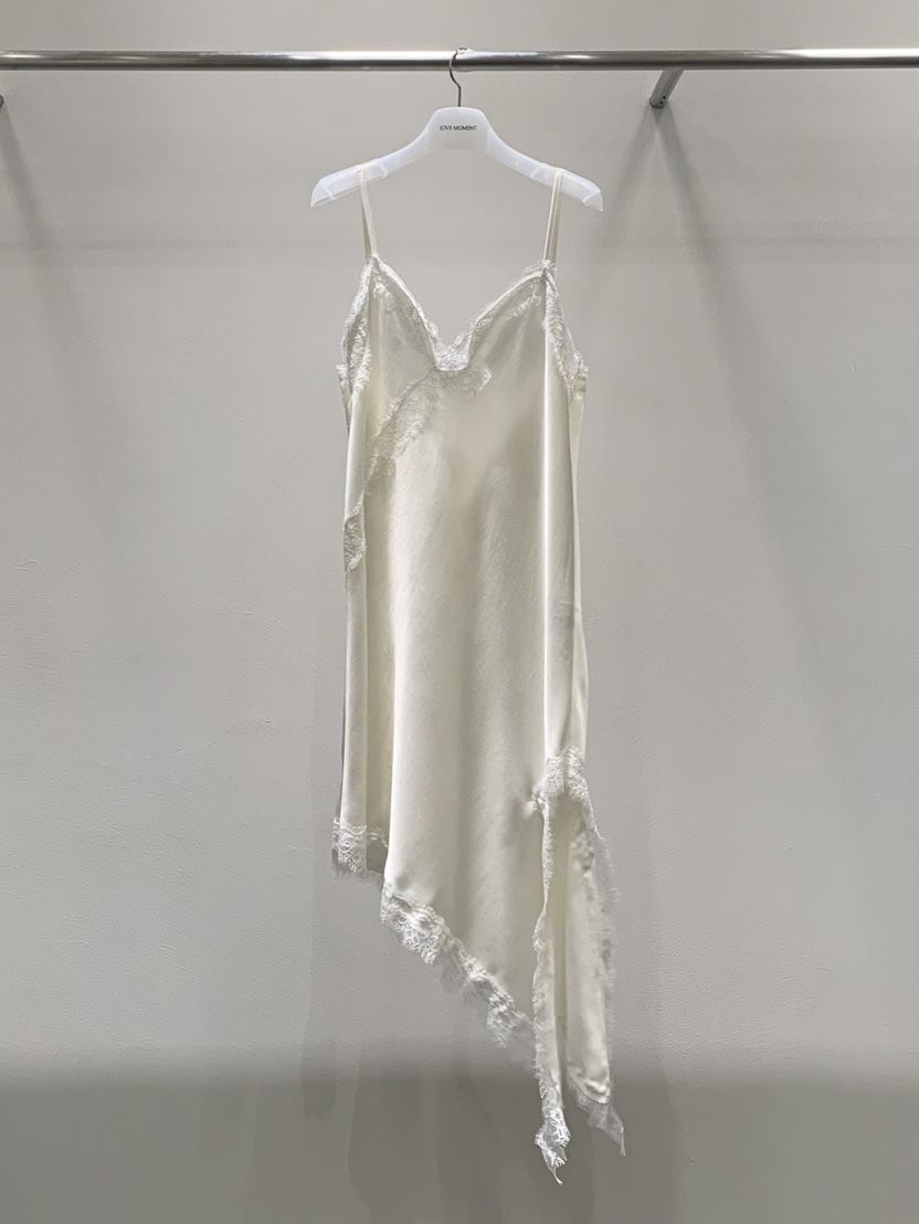 LOVE MOMENT東大門㊣實拍女士新品推薦休閑連衣裙不對稱蕾絲LOVE MOMENT連衣裙
