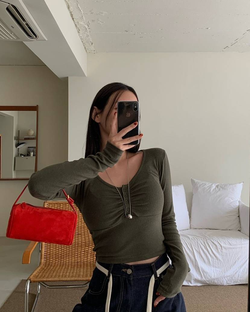 REVE CITE-L東大門㊣代購女士新品25秋冬長袖T恤褶皺紐扣REVE CITE長袖T恤