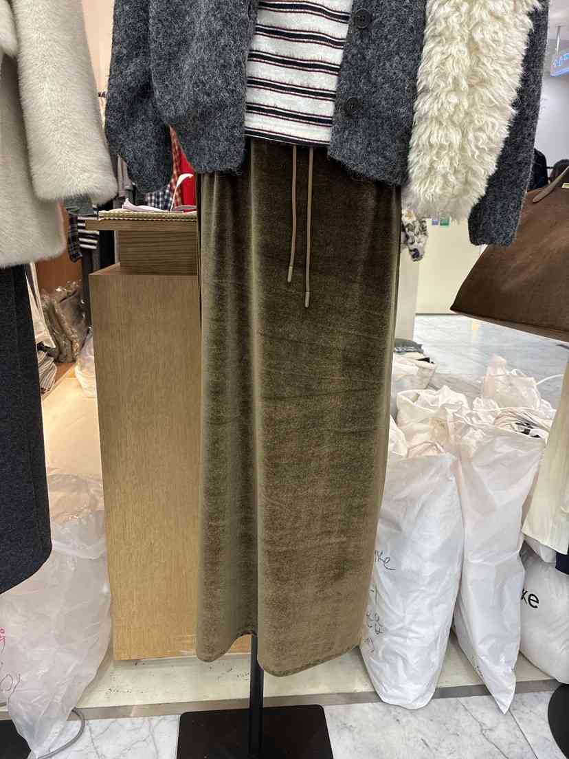 TORRE韓國代購㊣女士新款熱賣人氣職業推薦休閑25秋冬長裙天鵝絨TORRE長裙