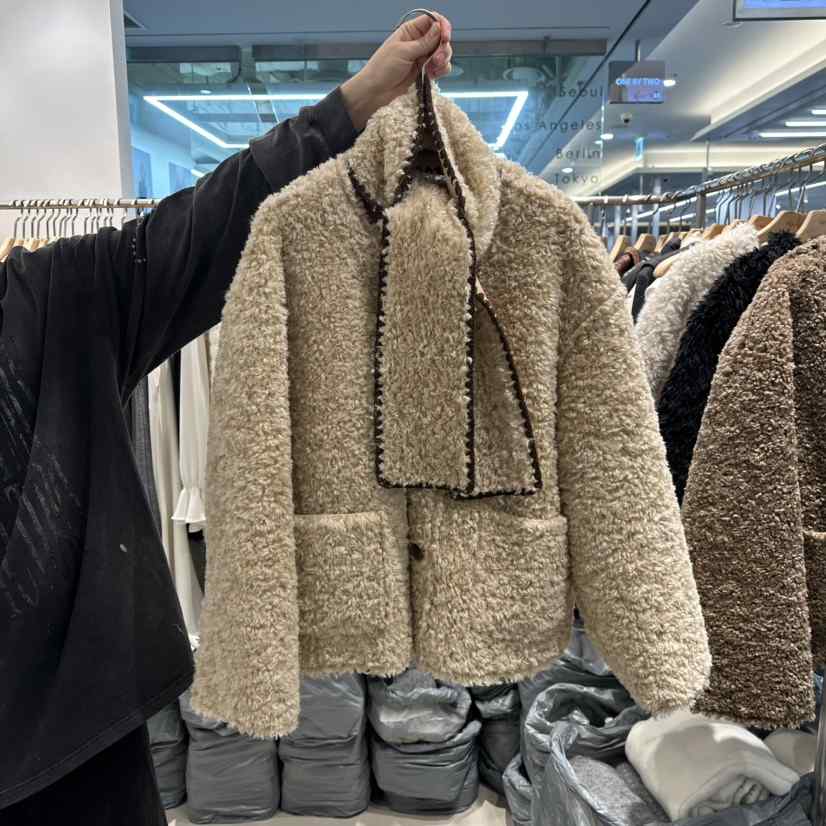 HONG.U韓國直郵㊣女裝新款推薦熱賣25秋冬職業短款大衣含圍巾HONG.U短款大衣