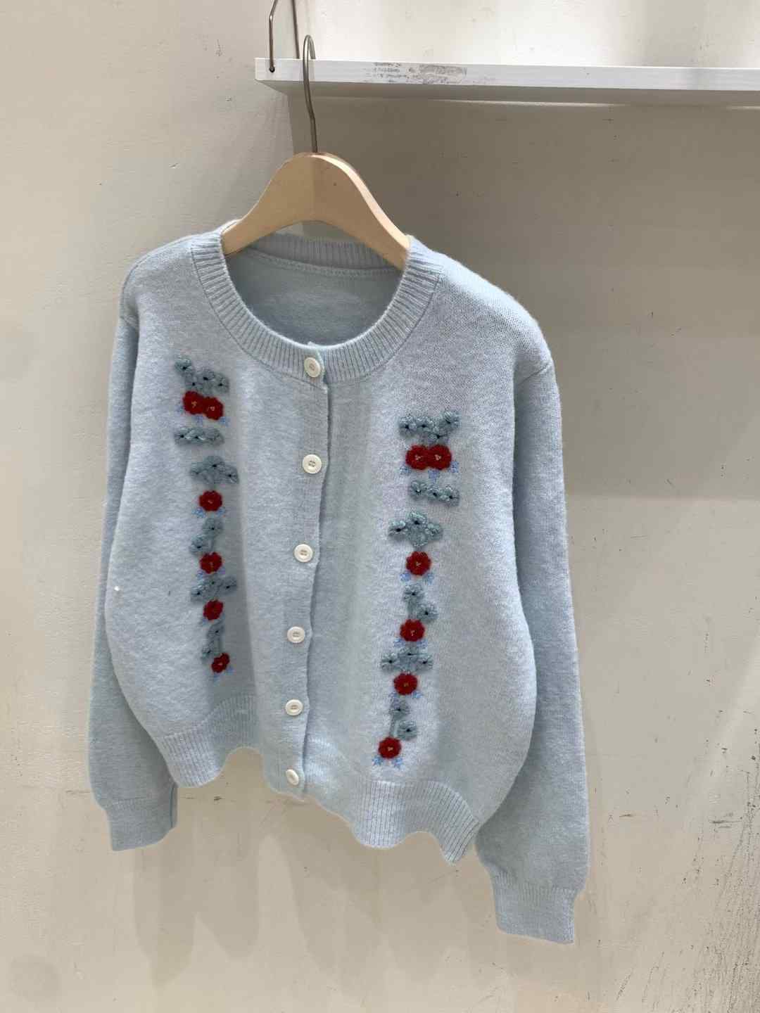 FRIDA東大門㊣實拍女裝新款25秋冬熱賣時尚針織衫手工刺繡開衫FRIDA針織衫