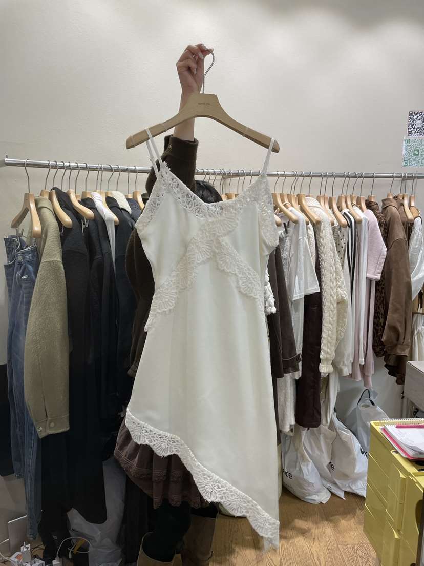 AUVERFIT東大門㊣直郵女裝新款推薦25秋冬休閑連衣裙修身蕾絲AUVERFIT連衣裙