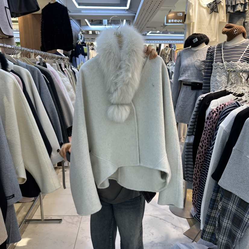 DREAM GIRIS東大門㊣直郵女士新款職業短款大衣含圍巾浣熊DREAM GIRIS/HOT PLACE_ISSUE短款大衣