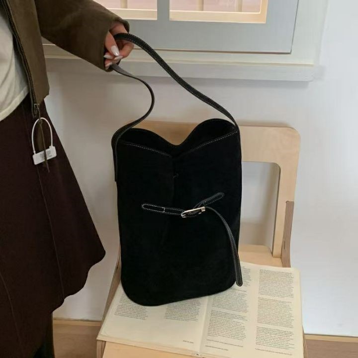 TROUVAILLE東大門㊣實拍女裝新品職業人氣25秋冬單肩斜跨包麂皮TROUVAILLE單肩/斜跨包