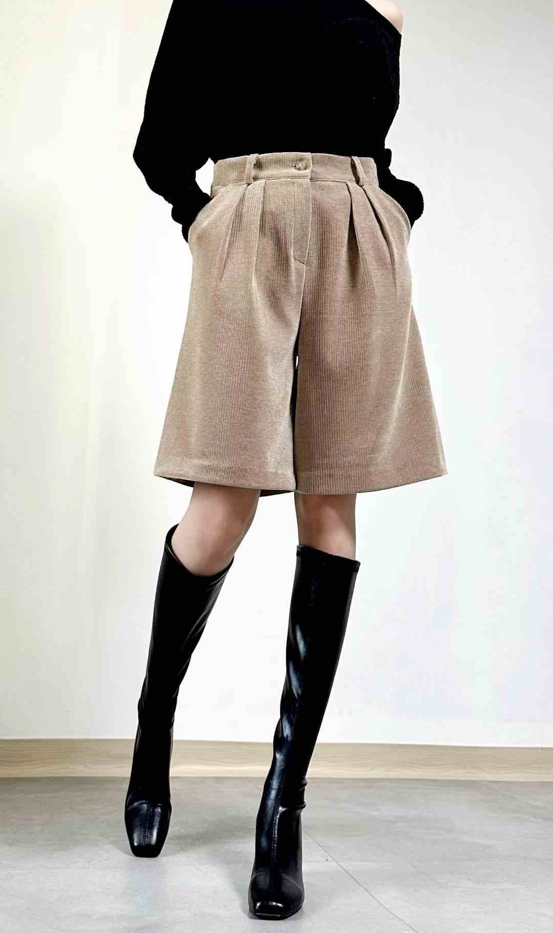 삐삐東大門㊣代購女士新款職業熱賣25秋冬時尚短褲天鵝絨褶裥Pager短褲