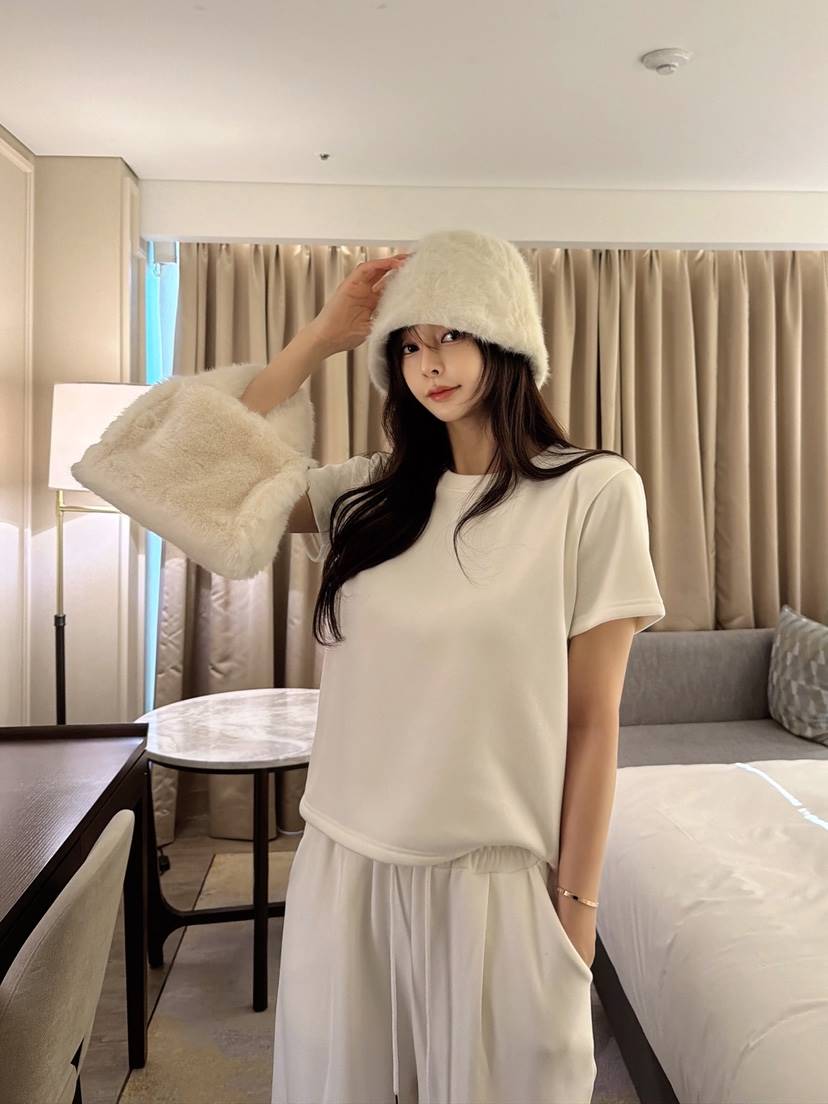 CLOTH東大門㊣實拍女士新品25秋冬推薦真品人氣職業T恤貂皮絨CLOTHT恤